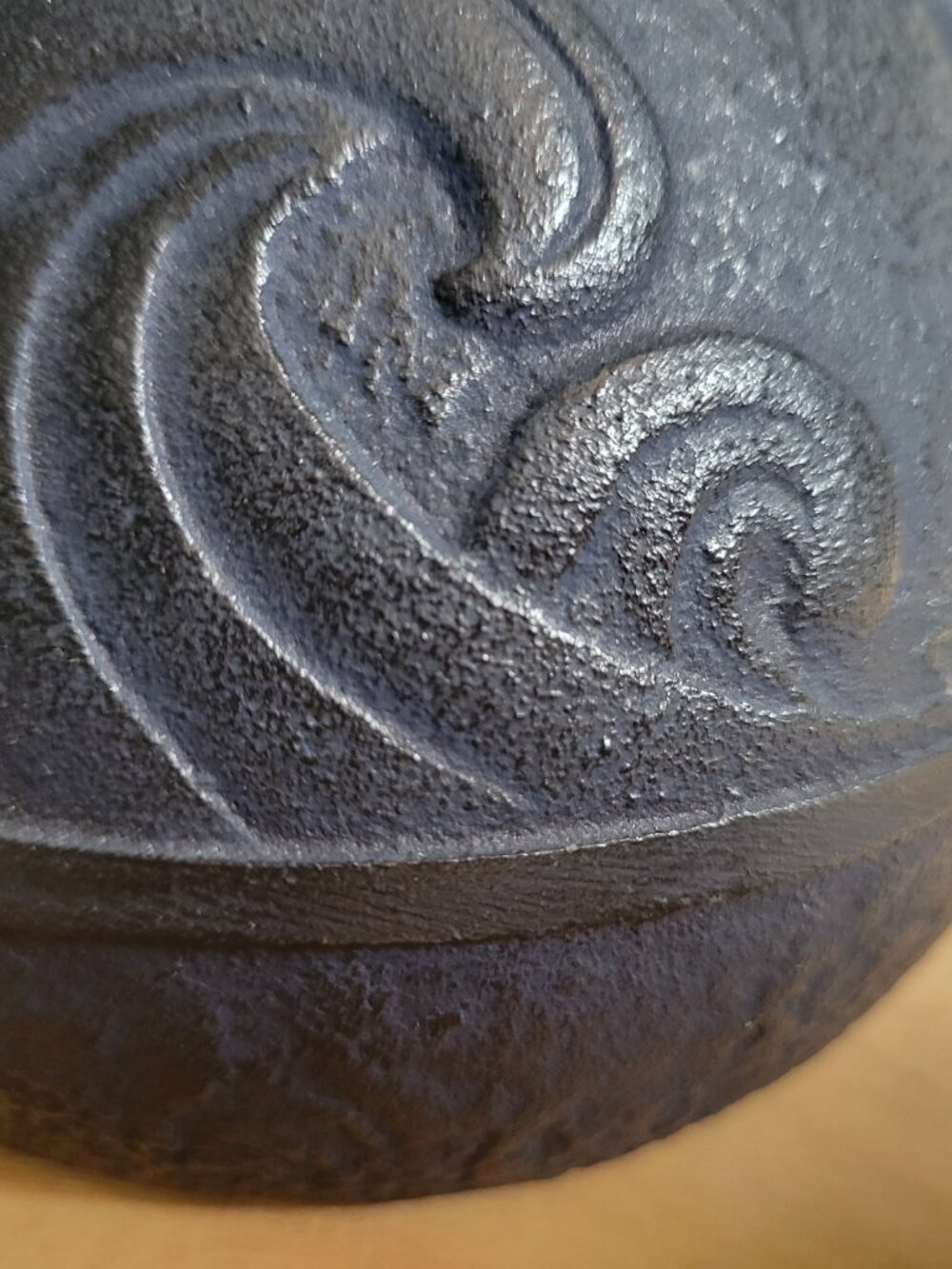 Joyce Chen Tsunami Tidal Wave Cast Iron Teapot, Strainer. Tetsu kyusu. - Picture 4 of 11